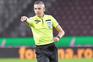 „Centralul” Radu Petrescu, criticat după ultima prestație la un meci european: „Mi-am dat seama de la bun început”