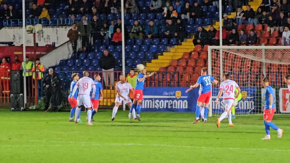 Momente tensionate în prima repriză din FC Bihor - Dinamo » Două penalty-uri cerute și o încăierare generală