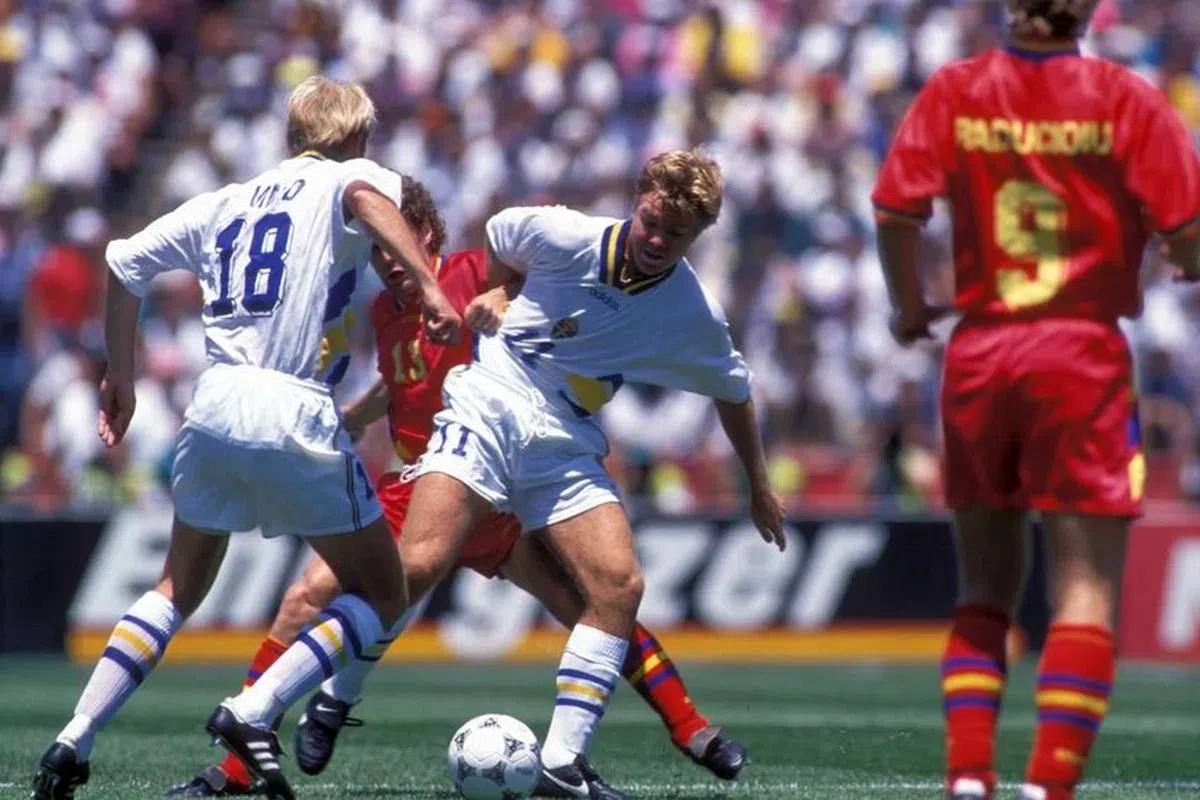 Dezvăluiri la 30 de ani după coșmarul cu Suedia » Atenție, limbaj licențios! „«Prostul ăla de Balint m-a băgat în că**t,  f***-l în gură să-l f**” + Discursul șocant de la final: „Proștii dracu', hai acasă!”