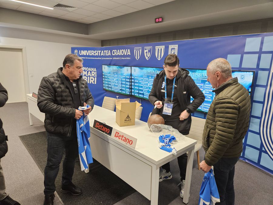 Universitatea Craiova - FCSB 1-1 » Campioană naivă: cu om în plus mai bine de o repriză, oaspeții s-au păcălit, crezându-se învingători prea devreme. 3 fotbaliști eliminați în Bănie