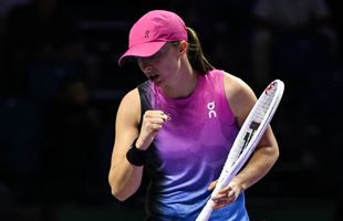 Debut dificil pentru Iga Swiatek la WTA Finals » A fost condusă de Barbora Krejcikova cu un set