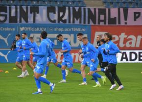 Mesajul apărut în peluză cu 20 de minute înainte de start la Craiova - FCSB: „Răbdarea s-a terminat”