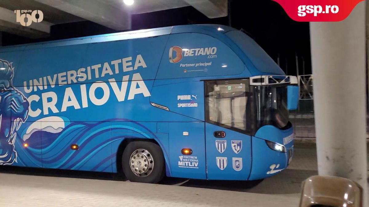 Sosire autocare Universitatea Craiova - FCSB