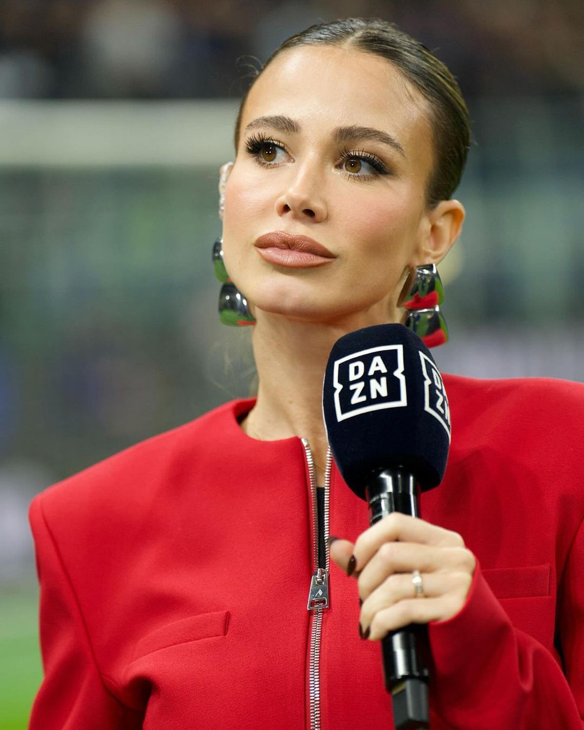 Cea mai frumoasă jurnalistă de sport din Italia, apariție controversată la marginea terenului » Cum a apărut la derby-ul Inter - Juventus