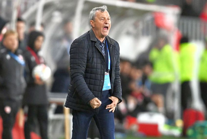 Mircea Rednic în Dinamo - UTA // foto: Eduard Vînătoru (GSP)