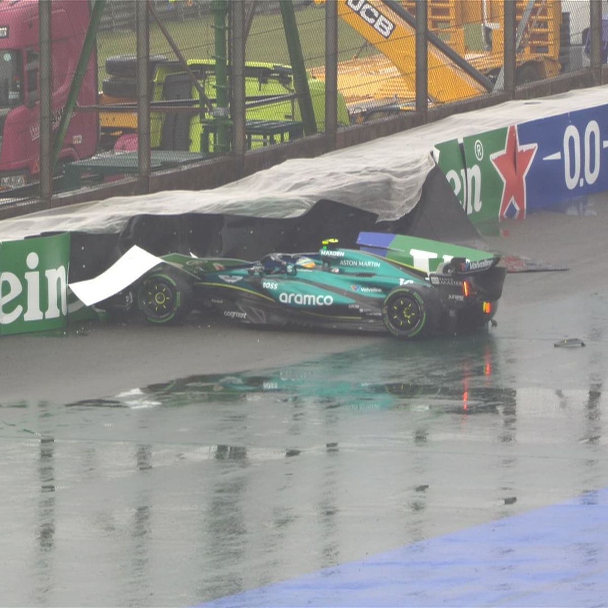 Max Verstappen a cedat nervos și a întrerupt interviul: „O porcărie! Este atât de stupid să vorbim despre asta”