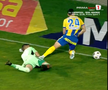 Tot stadionul a văzut penalty în Petrolul - FC Botoșani, dar el a făcut semn că n-a fost atins! A fost aplaudat de adversari