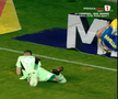 Tot stadionul a văzut penalty în Petrolul - FC Botoșani, dar el a făcut semn că n-a fost atins! A fost aplaudat de adversari