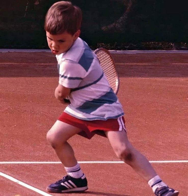 Tânărul Roger Federer / Sursă foto: Instagram@rogerfederer