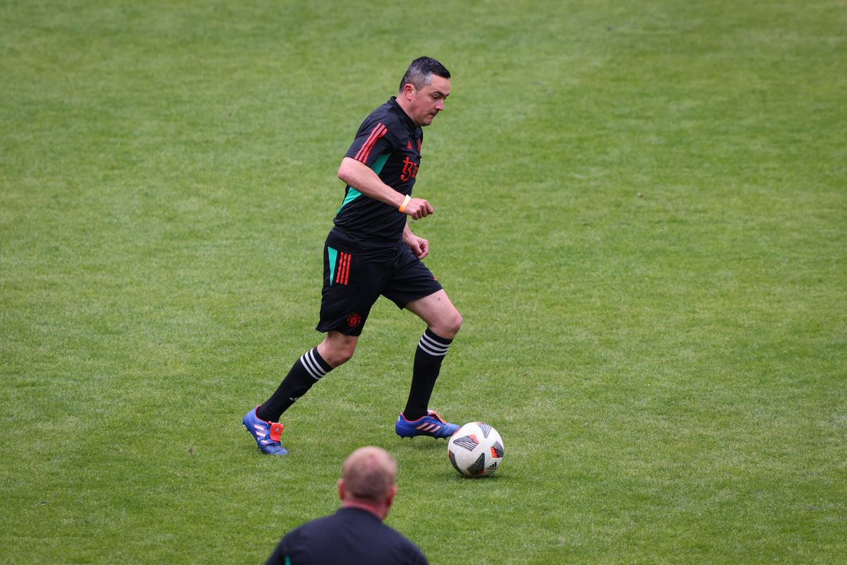 Suporterul român care a jucat fotbal pe Old Trafford, cu Saha și Wes Brown antrenori: „Lads...”