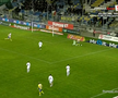 Tot stadionul a văzut penalty în Petrolul - FC Botoșani, dar el a făcut semn că n-a fost atins! A fost aplaudat de adversari