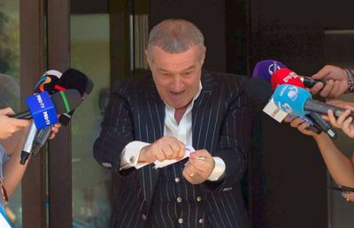 Gigi Becali a cedat nervos în direct! Acuzații grave: „Asta nu e tâlhărie, e topor în cap! Șpagă 500.000 de euro! Șucule, Rotaru, permiteți?”