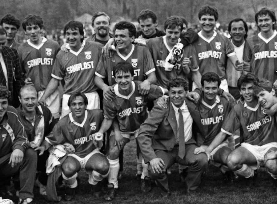 Dorin Mateuț a fost o „piesă” importantă în puzzle-ul creat de Mircea Lucescu la Dinamo la finalul anilor ”80 Fosta Gheată de Aur a Europei, înainte de decisivul Bosnia - România: „Are ambiție mare” » Unde îl vede pe Mircea Lucescu peste 10 ani