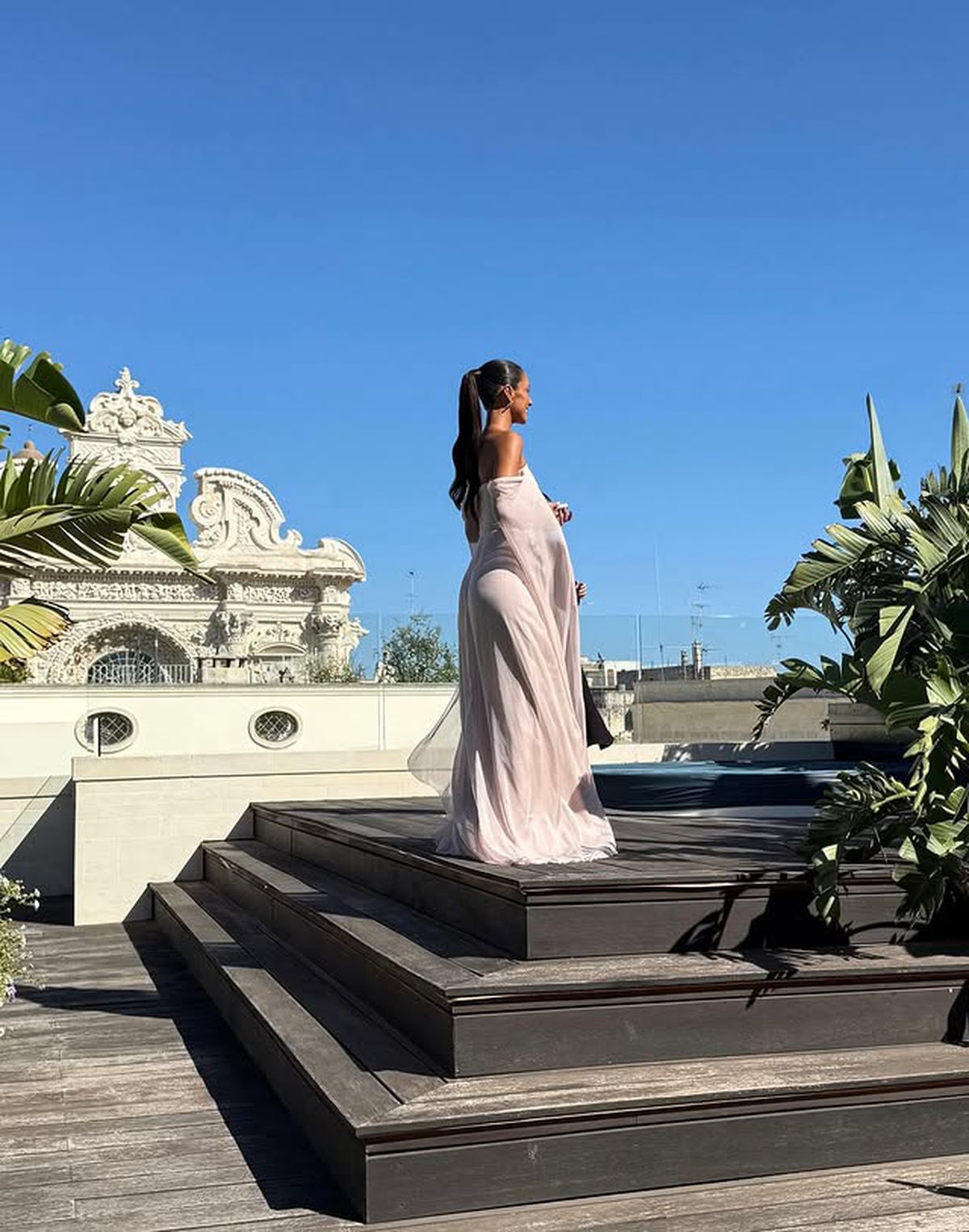 Charles Leclerc s-a logodit cu Alexandra, iubita-model! A plătit o avere pentru inel