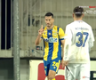 Tot stadionul a văzut penalty în Petrolul - FC Botoșani, dar el a făcut semn că n-a fost atins! A fost aplaudat de adversari