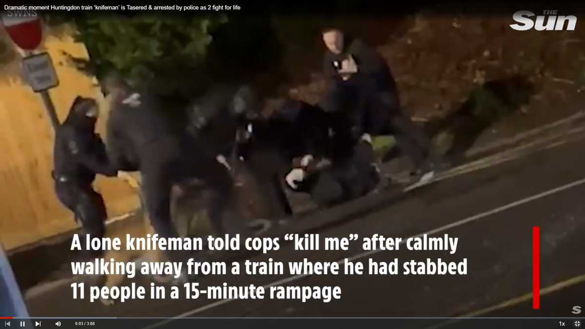 Atac în masă cu cuțitul în tren » Un fotbalist s-a aflat printre victime