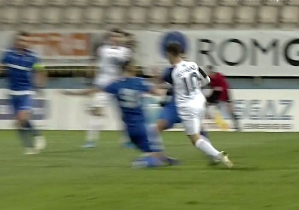 FOTO Două momente tensionate în Gaz Metan - Voluntari! Medieșenii au cerut penalty + Bergodi s-a certat cu omologii de banca adversă