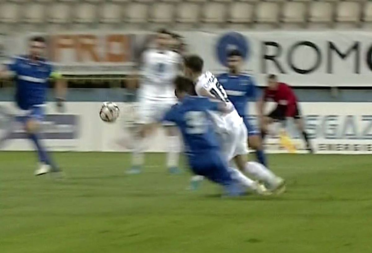 FOTO Două momente tensionate în Gaz Metan - Voluntari! Medieșenii au cerut penalty + Bergodi s-a certat cu omologii de banca adversă