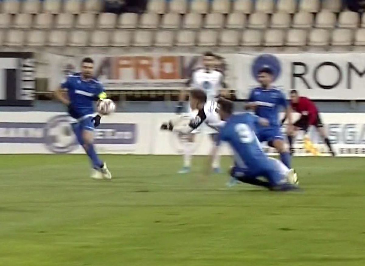 FOTO Două momente tensionate în Gaz Metan - Voluntari! Medieșenii au cerut penalty + Bergodi s-a certat cu omologii de banca adversă