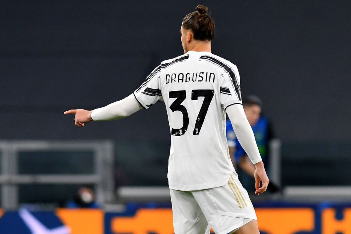 Cum l-a încurajat Pirlo pe Radu Drăgușin după debutul la Juventus » Imaginea surprinsă la finalul meciului cu Dinamo Kiev