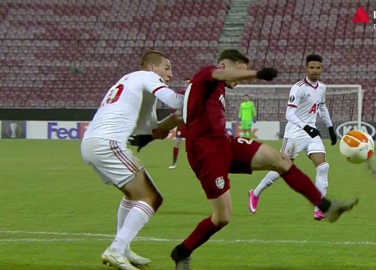 FOTO Alexandru Chipciu, „roșu” pentru o simulare în careul lui ȚSKA Sofia: „Eliminarea a venit prea ușor la nivelul acesta”