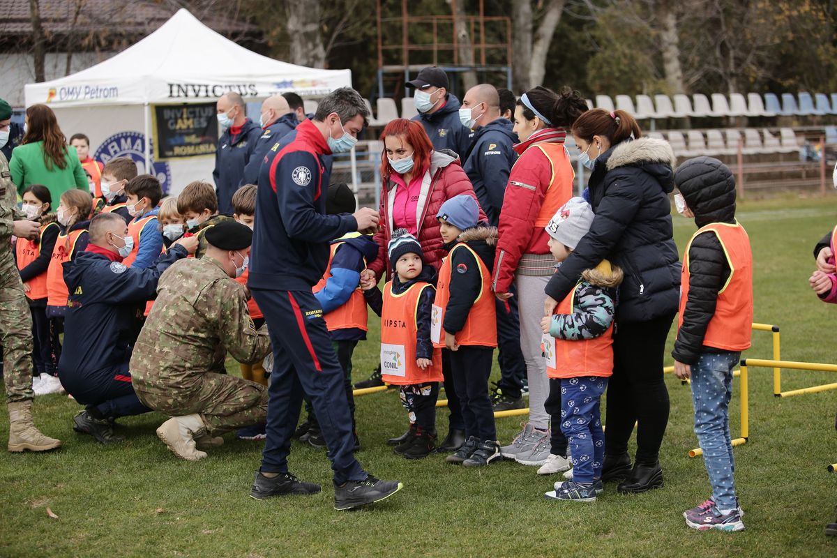Sandra Izbașa, Marian Drăgulescu și Alina Dumitru au participat la un eveniment dedicat celor mici de „Ziua Internațională a Persoanelor cu Dizabilități”