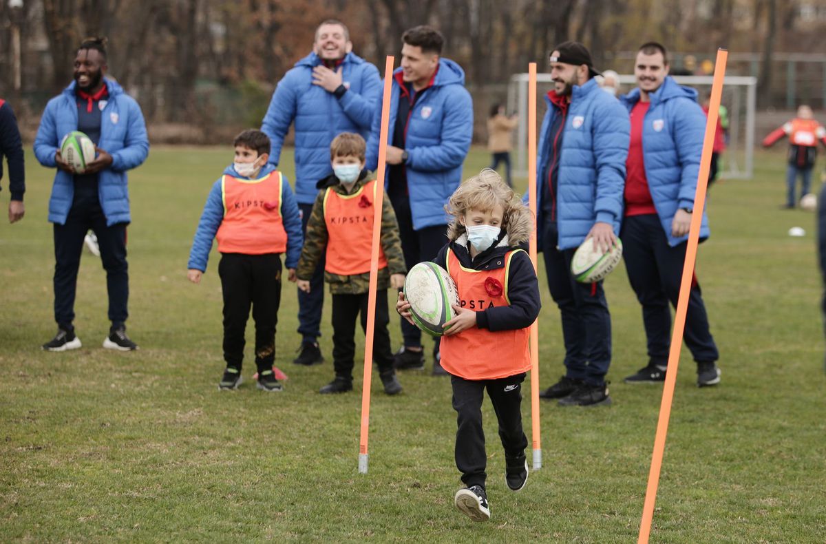 Sandra Izbașa, Marian Drăgulescu și Alina Dumitru au participat la un eveniment dedicat celor mici de „Ziua Internațională a Persoanelor cu Dizabilități”