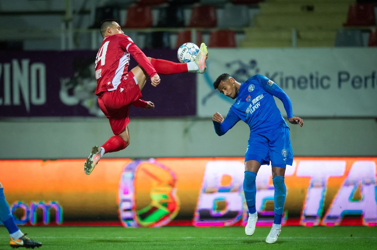 Și-au bătut joc de banii lui Rednic » Oferta all-inclusive pierdută de jucătorii lui Dinamo