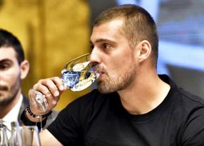 La șpriț cu rivalul! Mititelu jr. a petrecut cu Gabi Tamaș înainte de meciul direct