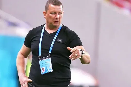Academica Clinceni - Dinamo 1-0. Ionuț Chirilă, antrenorul din acte al ilfovenilor trecut însă pe linie moartă de conducere, a intrat în direct la finalul partidei de la Giurgiu.