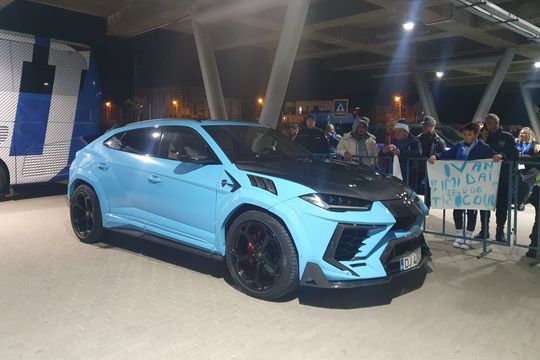 Adrian Mititelu Jr a venit la CSU Craiova - FCU Craiova cu un Lamborghini Urus. Foto: Eduard Apostol