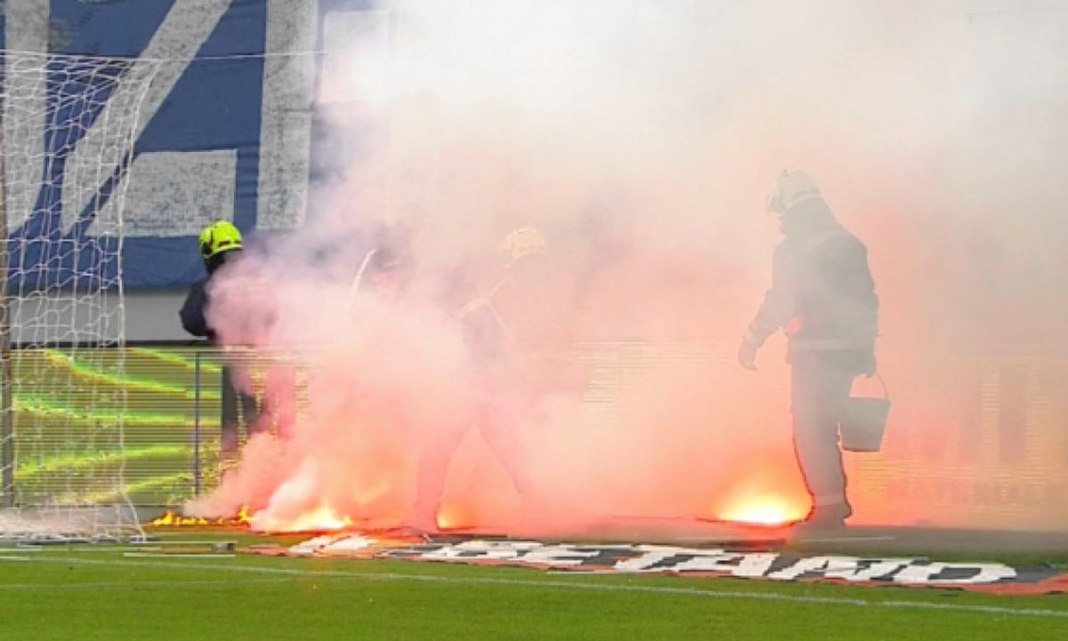 Derby-ul Craiovei, întrerupt mai bine de 10 minute! De ce a trimis Chivulete jucătorii la vestiare