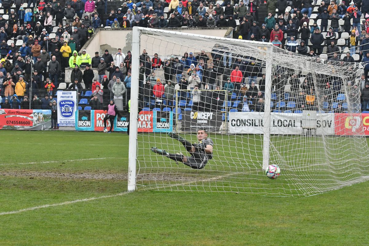 Rezultate finale + clasament în Liga 2 » Dinamo a câștigat la Brașov și s-a apropiat la două puncte de play-off
