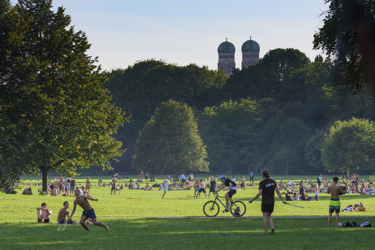 Imagini spectaculoase din oraşele unde vom juca la Euro + cum poţi ajunge în Germania, cât costă acum cazarea şi ce poţi vizita în München, Köln şi Frankfurt