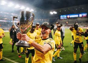 Alexandru Mățan, martor la revenirea senzațională a lui Columbus Crew » Trupa din Ohio a revenit de la 0-2 cu Cincinnati și va da peste o formație din California în ultimul act