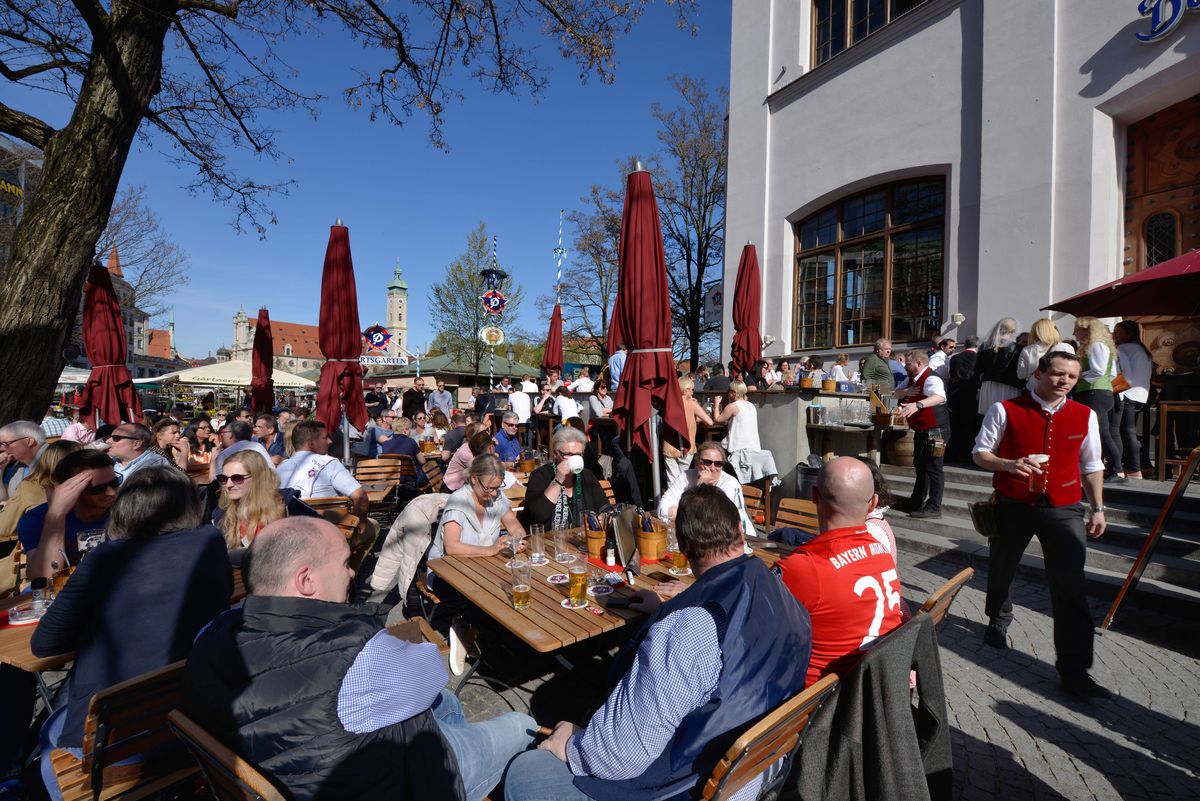 Imagini spectaculoase din oraşele unde vom juca la Euro + cum poţi ajunge în Germania, cât costă acum cazarea şi ce poţi vizita în München, Köln şi Frankfurt