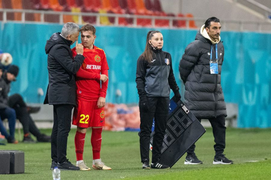 Imagini halucinante surprinse de fotoreporterul GSP la marginea terenului, în ultimul minut din FCSB - Oțelul!