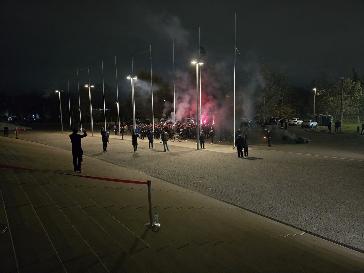 Peluza Nord FCSB și-a făcut apariția la Arena Națională pentru a-și lua rămas-bun de la Helmut Duckadam