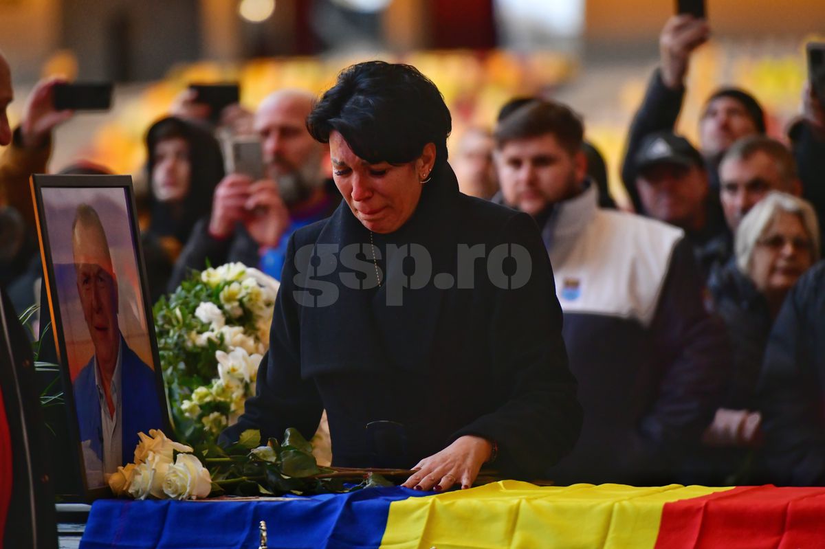 Imagini impresionante în Cupa României! Gest cum nu s-a mai văzut pe un teren de fotbal în memoria lui Duckadam