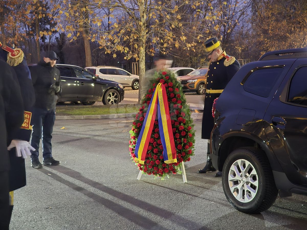 Imagini de impact de la Arena Națională. Lăcătuș și Anghel Iordănescu, răvășiți lângă sicriul lui Duckadam