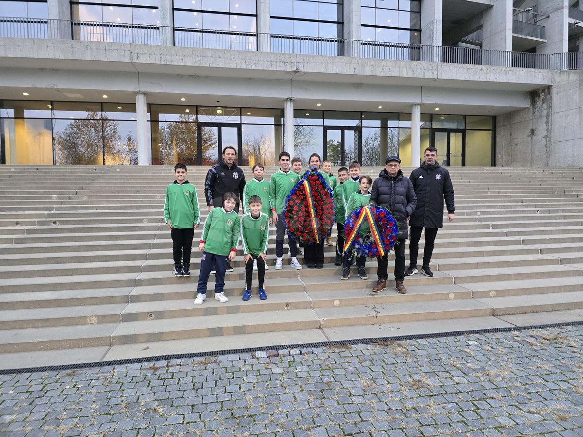 Imagini de la Arena Națională, unde este depus sicriul cu trupul neînsuflețit al lui Helmut Duckadam