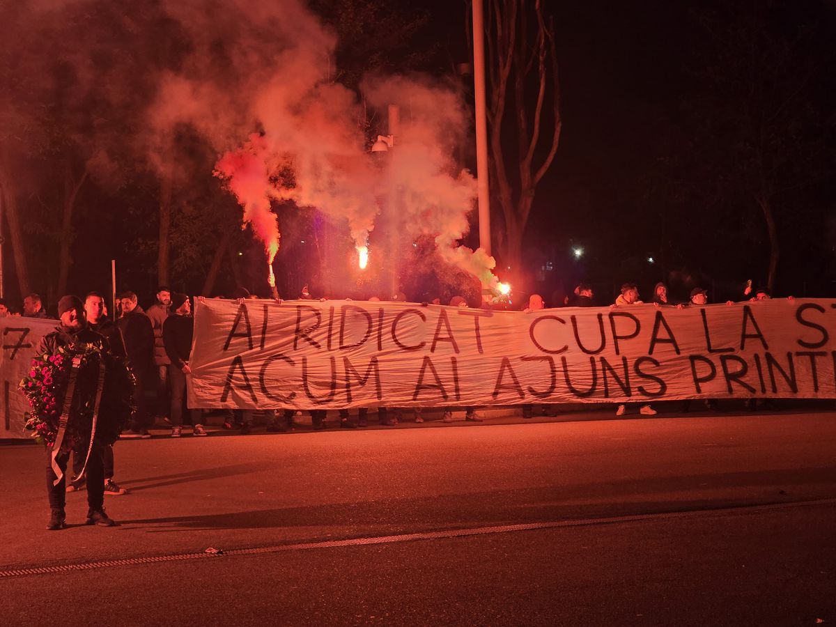 Peluza Sud Steaua a ajuns la Arena Națională pentru a-și lua rămas-bun de la Helmut Duckadam