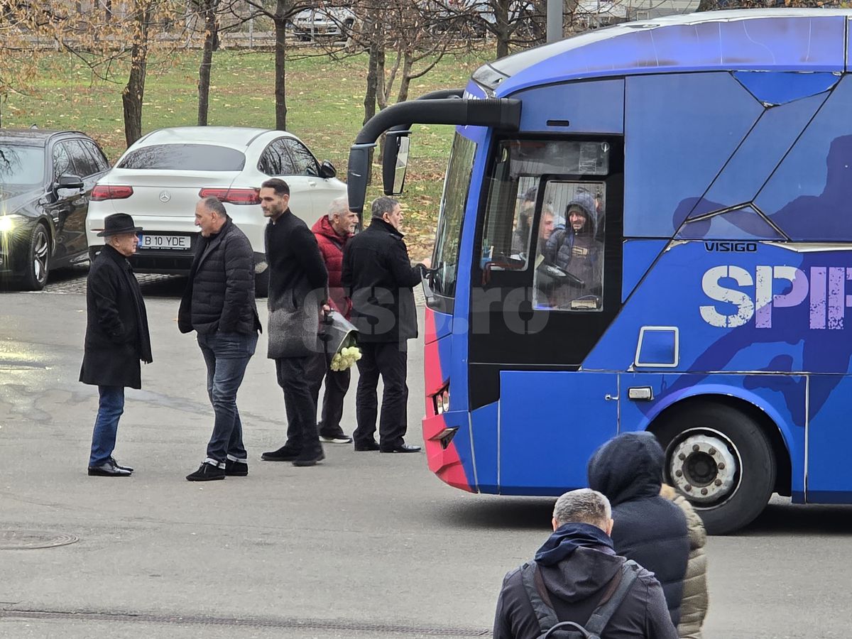 Imagini de la Arena Națională, unde este depus sicriul cu trupul neînsuflețit al lui Helmut Duckadam