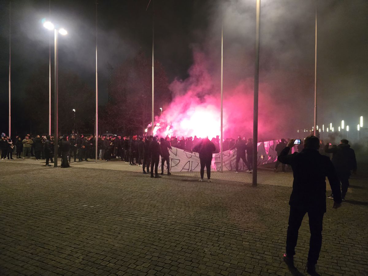 Peluza Nord FCSB și-a făcut apariția la Arena Națională pentru a-și lua rămas-bun de la Helmut Duckadam