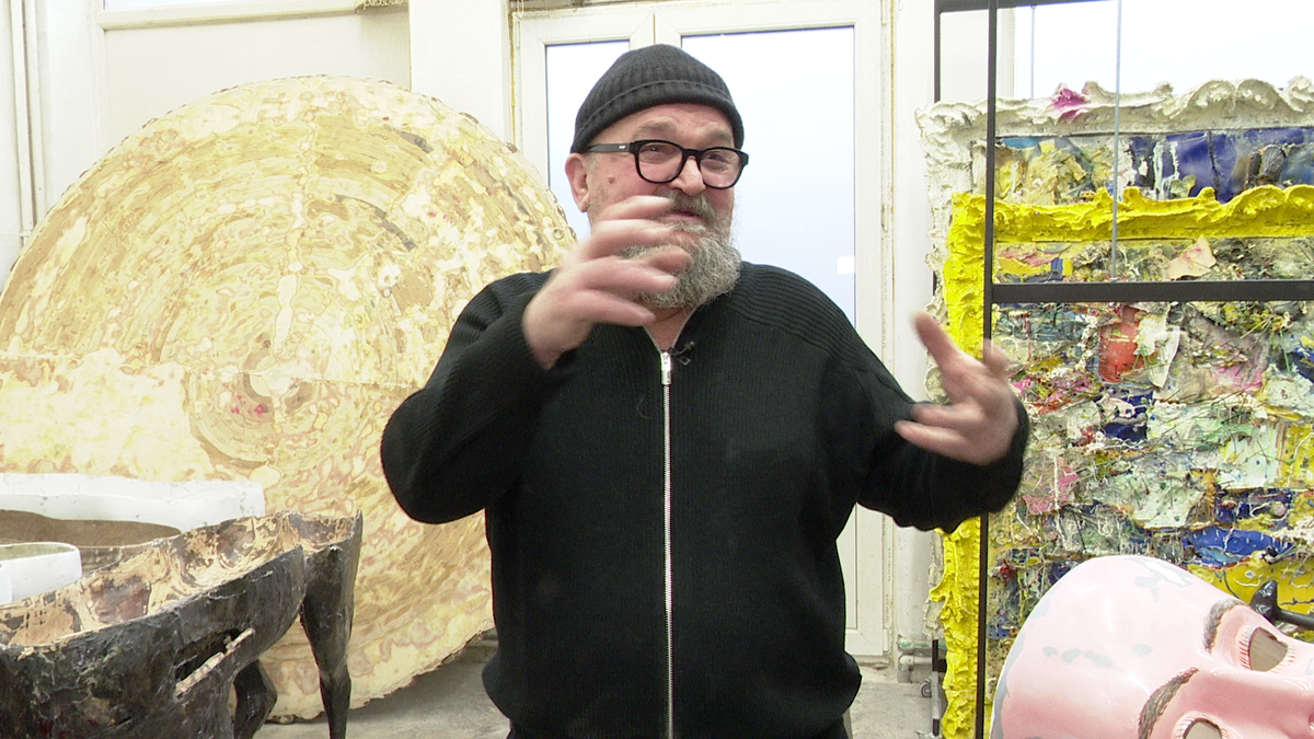 Cum se fac trofeele unicat pentru Fotbalistul și Antrenorul Anului la Superlativele GSP » Gazeta l-a filmat pe meșterul Darie Dup: „Sunt două săptămâni de muncă per trofeu”