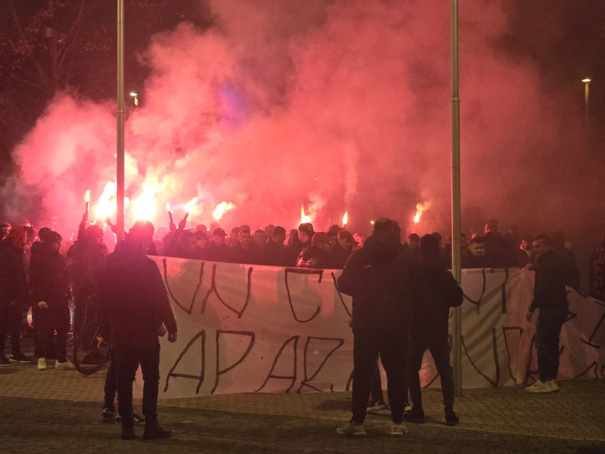 Peluza Nord FCSB și-a făcut apariția la Arena Națională pentru a-și lua rămas-bun de la Helmut Duckadam