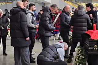 Tot lotul campioanei FCSB a mers la sicriul lui Helmut Duckadam » Mihai Stoica nu și-a mai putut stăpâni lacrimile