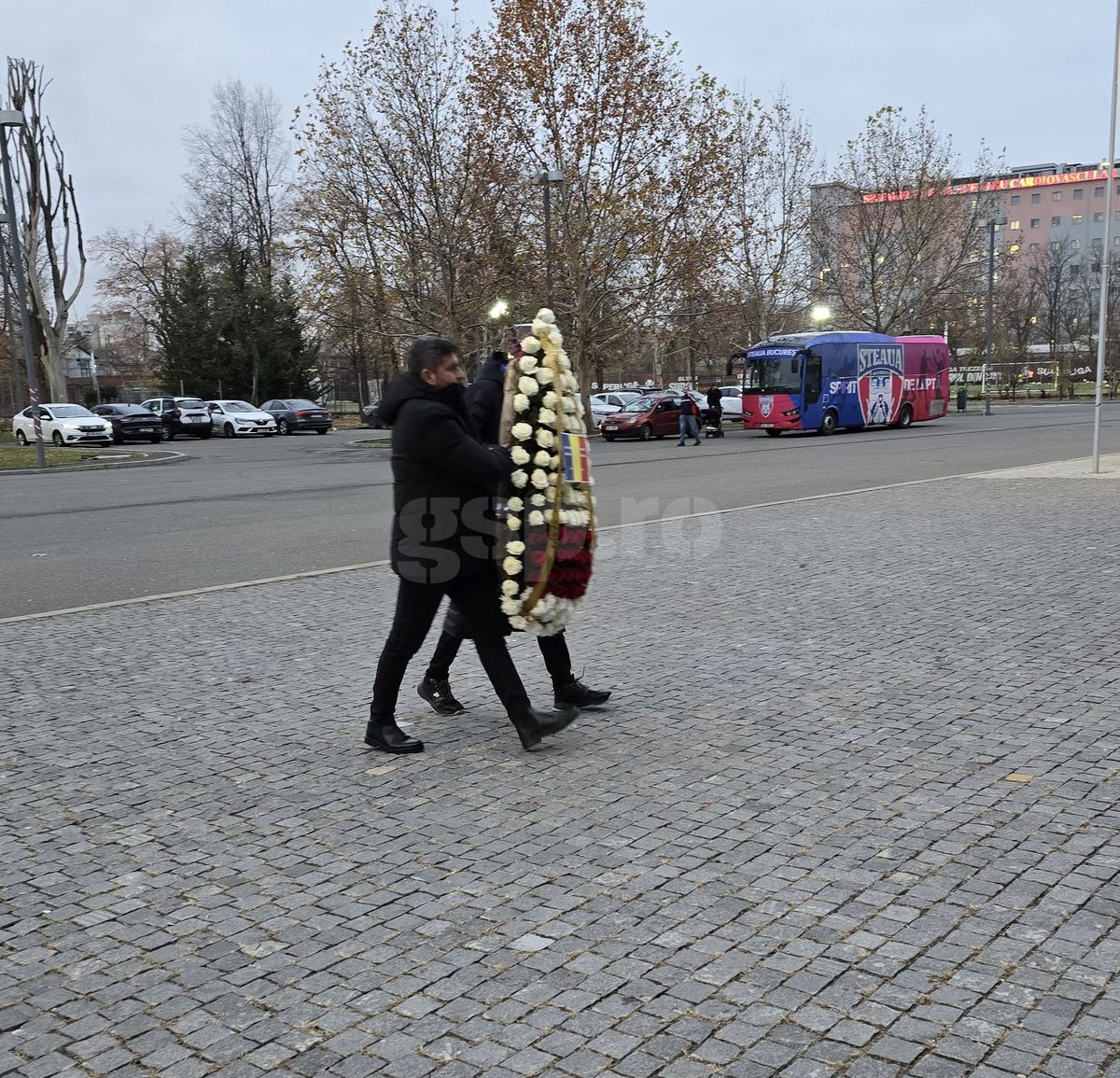 Imagini de la Arena Națională, unde este depus sicriul cu trupul neînsuflețit al lui Helmut Duckadam