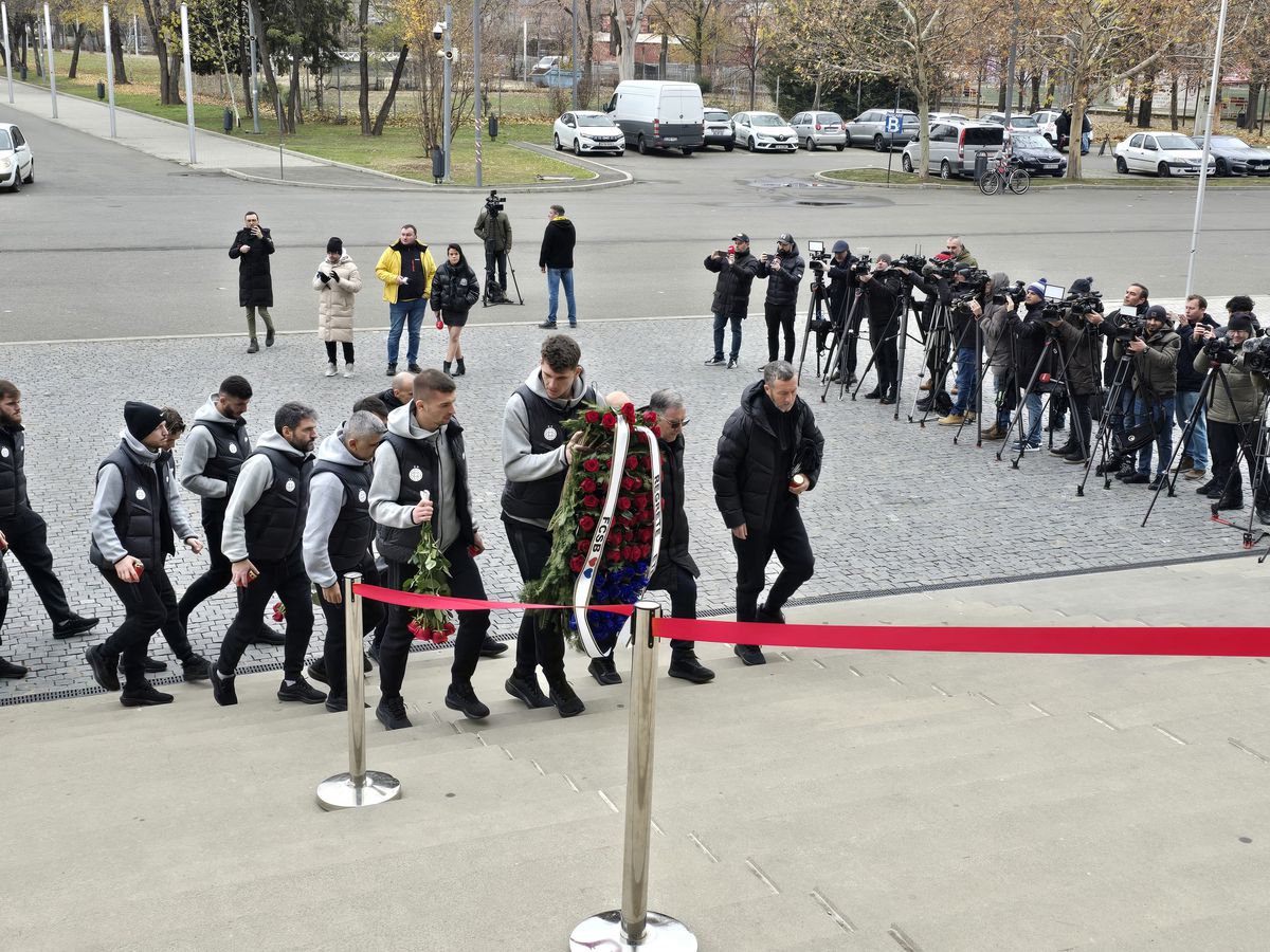 Trupul neînsuflețit al lui Helmut Duckadam, depus pe Arena Națională