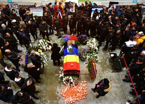 Gestul de suflet făcut de familia care a cumpărat mănușile lui Duckadam » Fiul deținătorului s-a făcut și el portar
